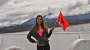 Atdhetare Ame, studentja shqiptare nga Dibra që shpalosi flamurin kombëtar në Anarktidë