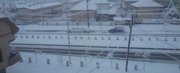 Bora zbardhi gjithë qytetin e Dibrës