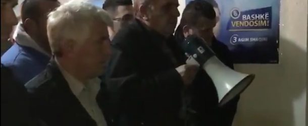 “Aleanca për Shqiptarët” reagon ndaj Ruzhdi Latës: S’i duam tenderat tuaja të qelbura! Ju i’a vënduat kapakun Dibrës!